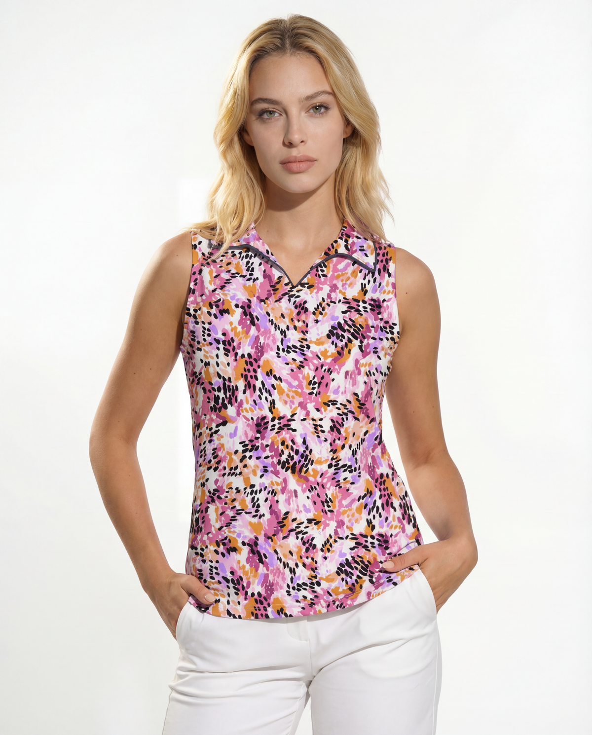 Wilderness Sleeveless V-Neck Collar Top with Piping T88Z57