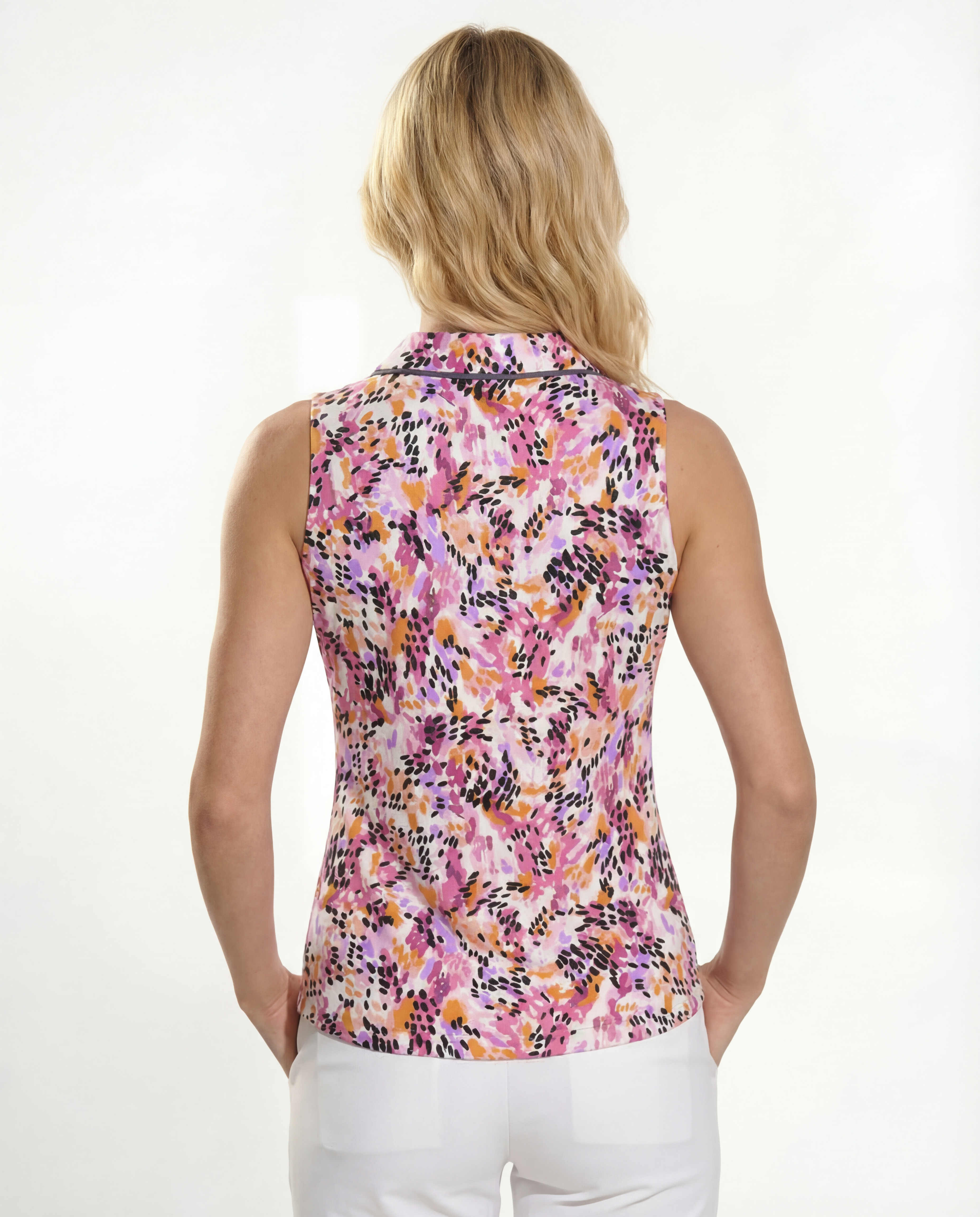 Wilderness Sleeveless V-Neck Collar Top with Piping T88Z57